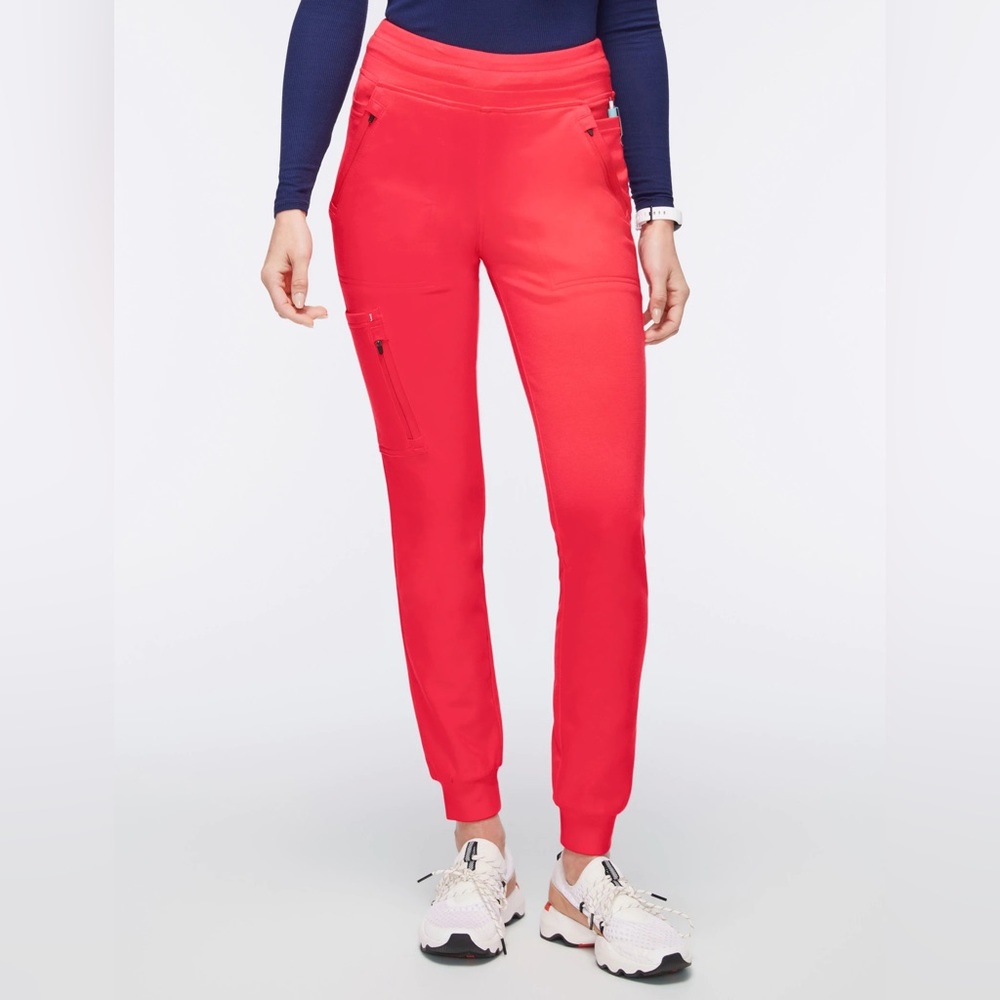Women's 10-Pocket Scrub Jogger
Color: Coral
Size: L
Type: Regular